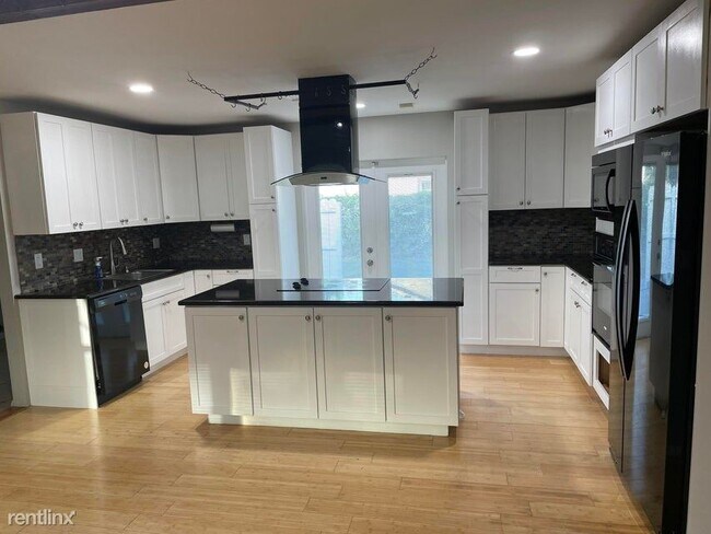 Building Photo - 3 br, 2 bath House - 462 S Haverhill Rd