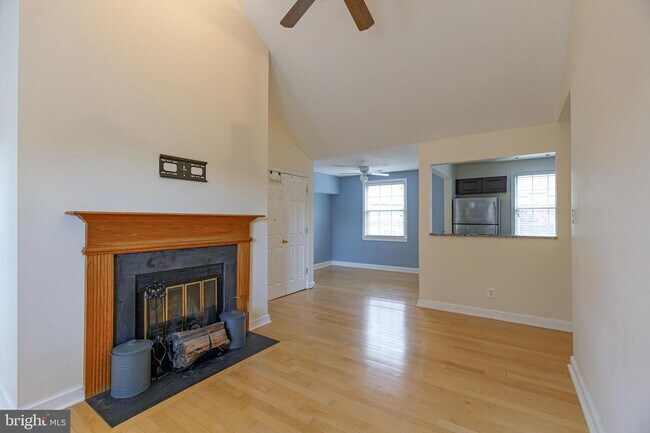 Building Photo - 2811 Arlington Blvd