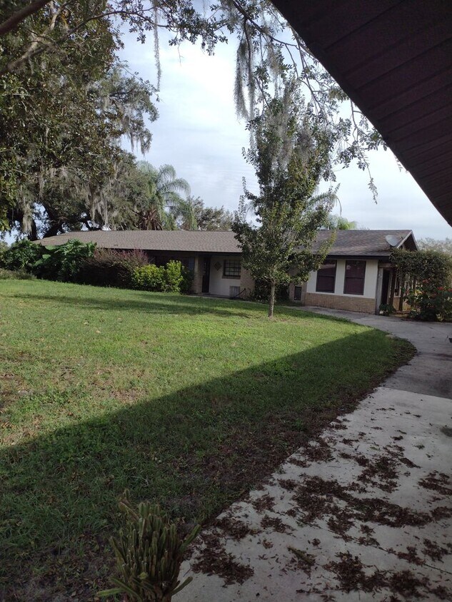 Primary Photo - Beautiful home in Fruiland Park