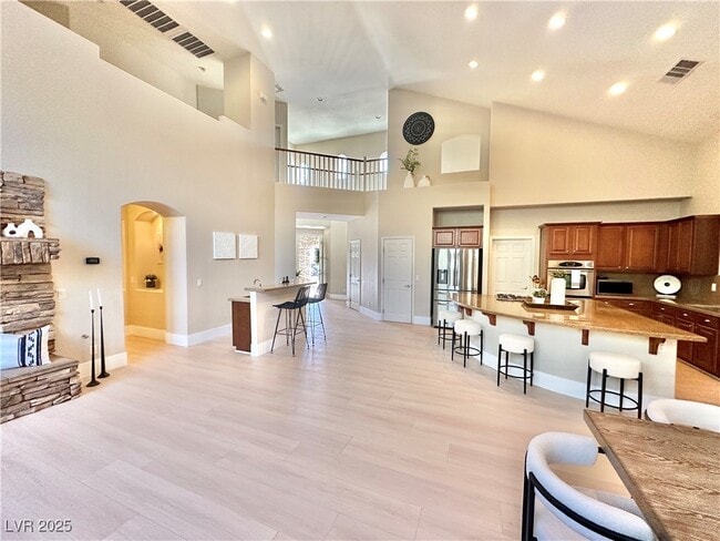 Building Photo - 858 La Sconsa Dr