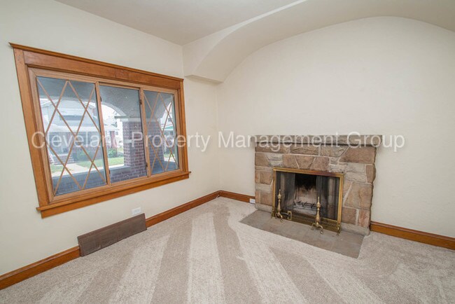 Building Photo - 4937 E 111th St
