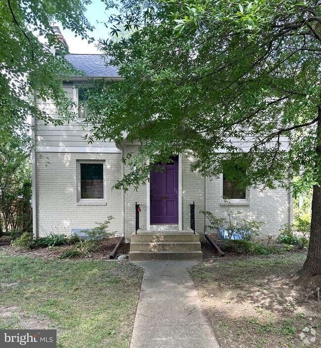 Building Photo - 2508 Davis Ave