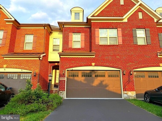 Photo - 42331 Benfold Square Townhome
