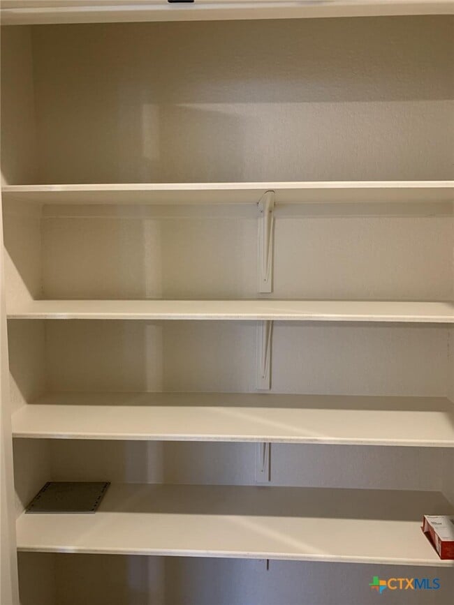 Building Photo - 2412 Alterman Dr
