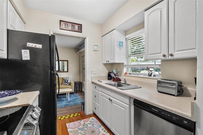 Building Photo - 504 Milwaukee Ave