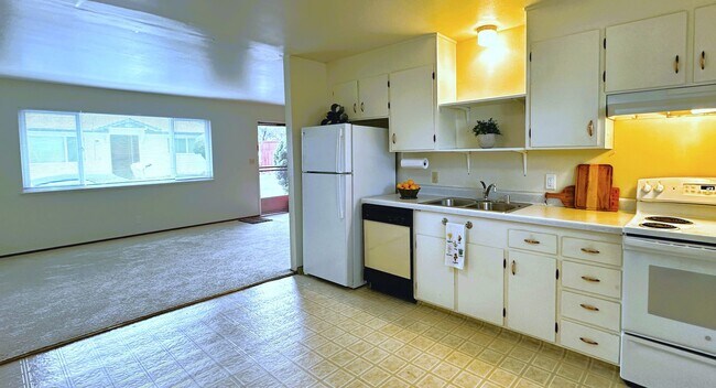 Foto del edificio - 8790 Petaluma Hill Rd