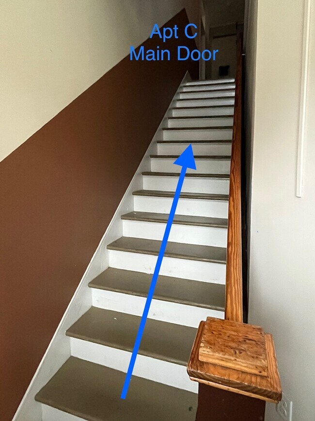 To Apt - Entry up one flight of stairs - 512 Queen St