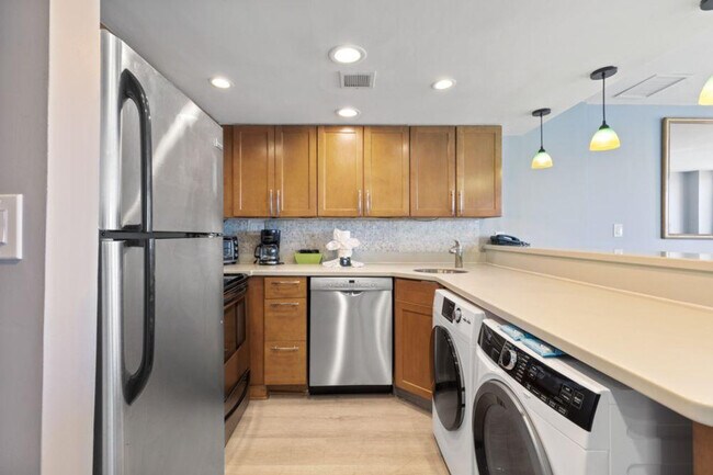 Foto del edificio - 2406 N Ocean Blvd