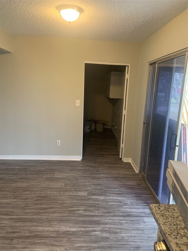 Foto del edificio - 308 Circle Dr