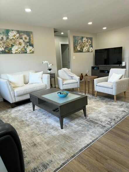 Foto del edificio - 5247 Carmilfra Dr