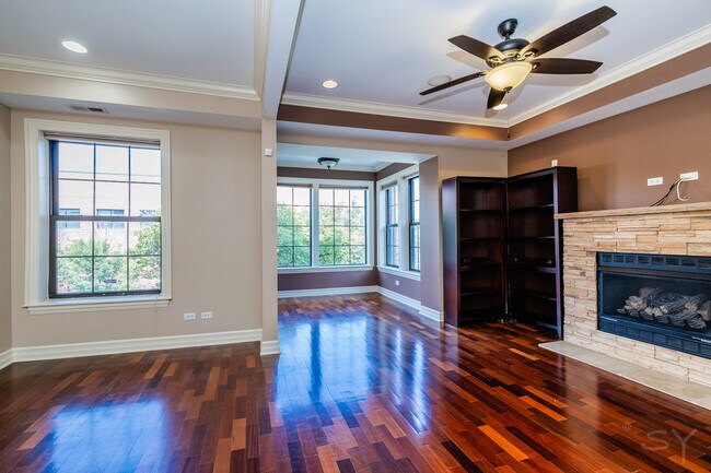 Foto del edificio - 1367 E 64th St