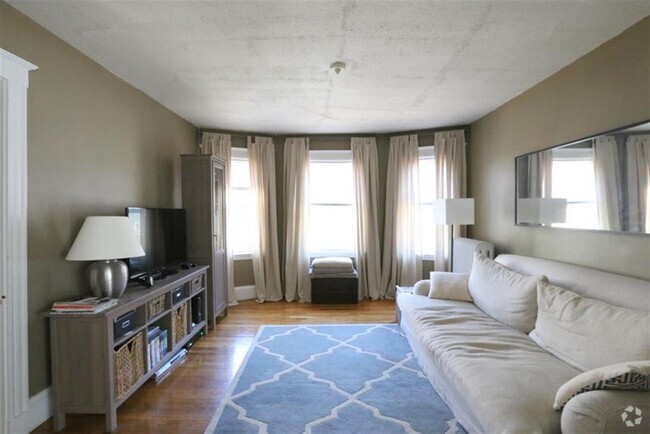 Building Photo - 56 Standish St