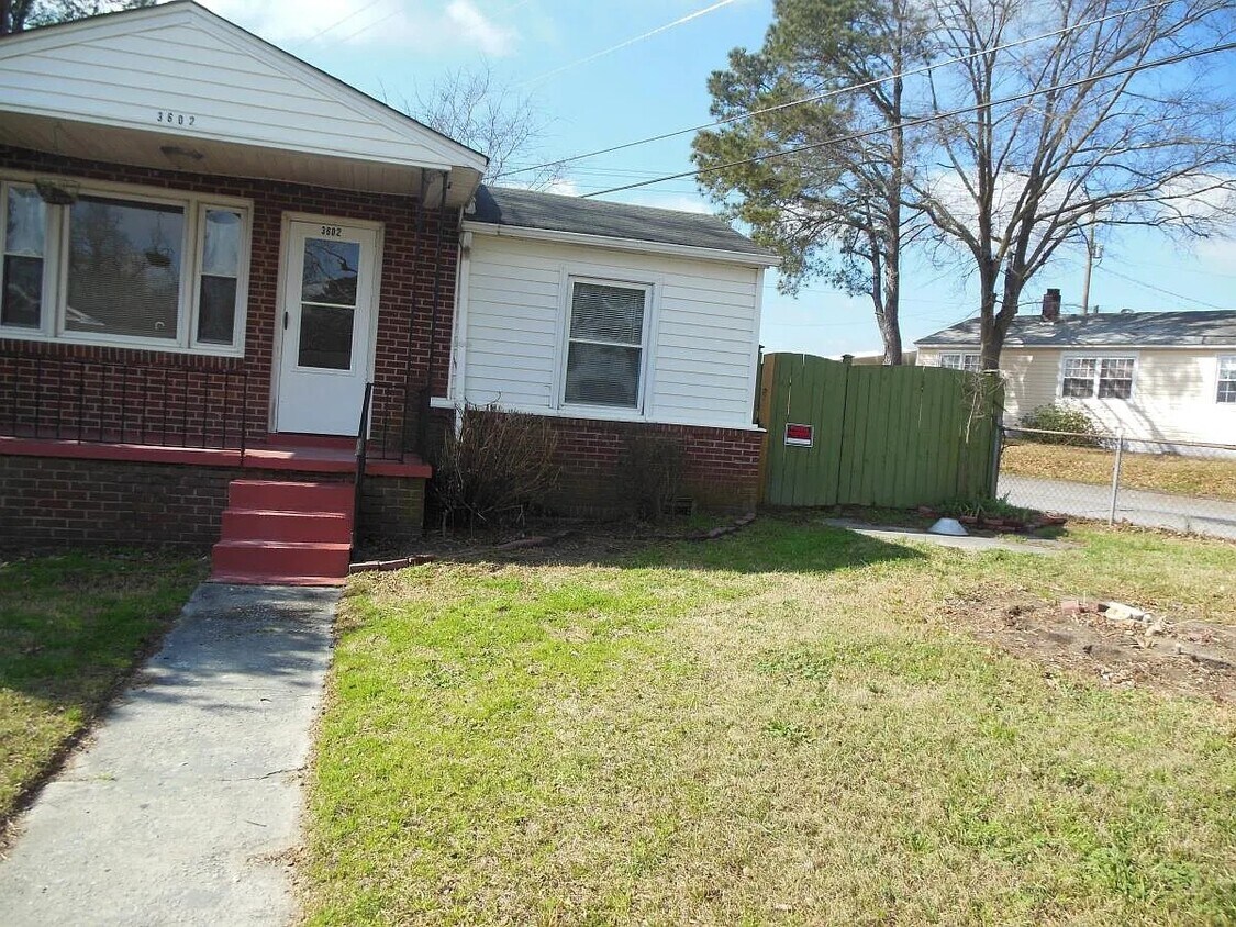 Foto principal - 3602 Rose Dr
