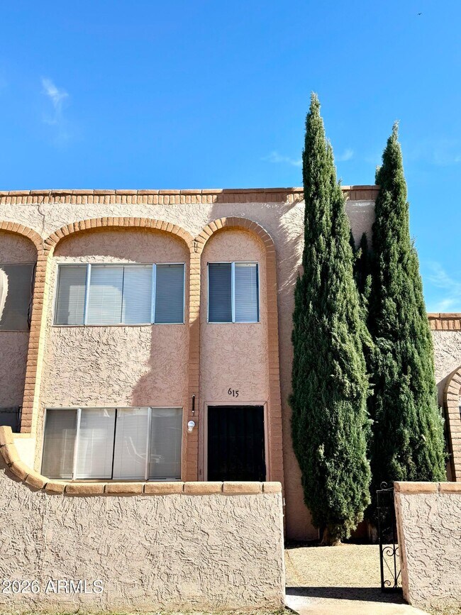 Building Photo - 615 S 3rd St