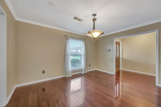 Foto del edificio - 1710 San Sebastian Ln