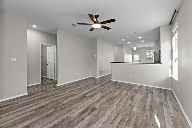 Foto del edificio - 129 Bracken Fern Ln