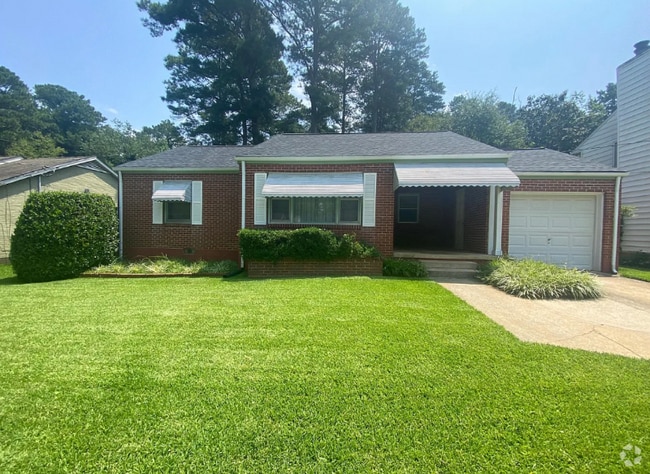 Building Photo - 2940 S Clark Dr