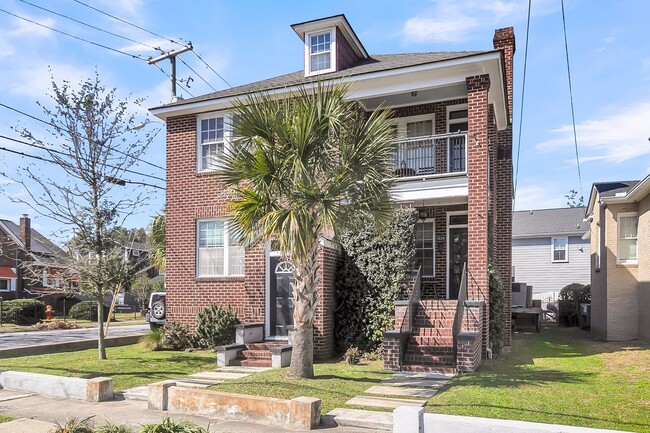 Building Photo - 3 Bedroom, 2 Bath Home in Wagner Terrace of Downtown Charleston-Available Now!
