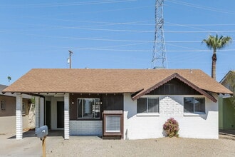 Building Photo - 1544 E Clover