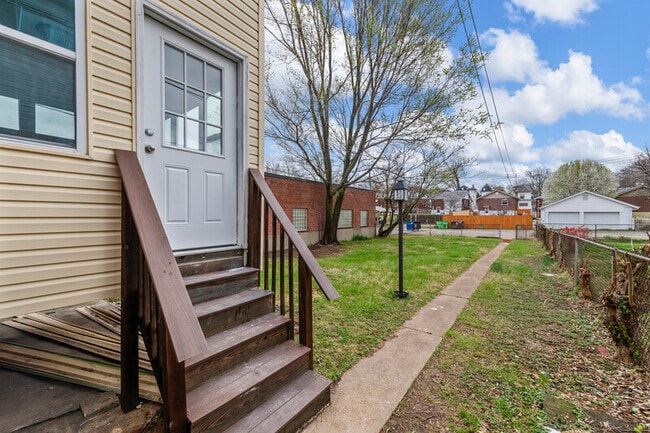 Foto del edificio - 2714 Hampton Ave
