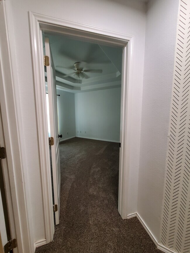 Main Bathroom - 721 Sonesta Dr