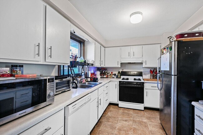 Building Photo - 442 Wadleigh