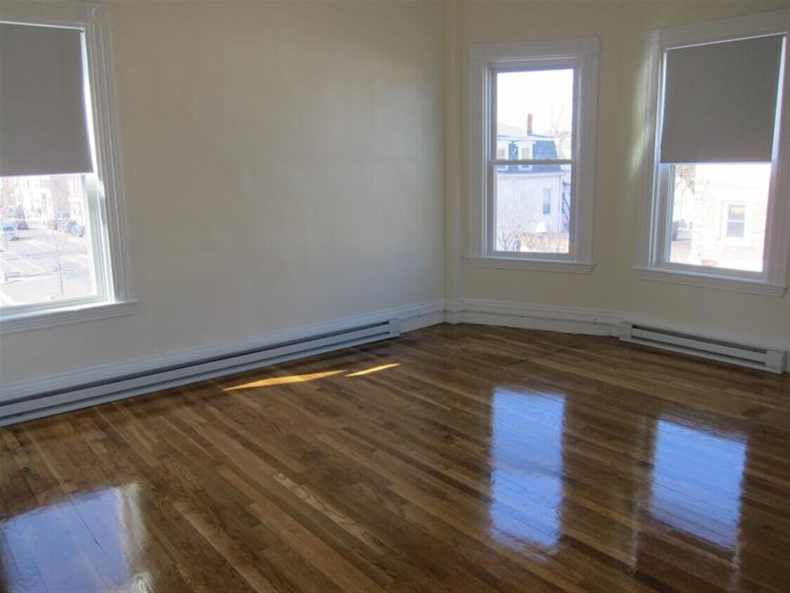 Primary Photo - 380 Somerville Ave