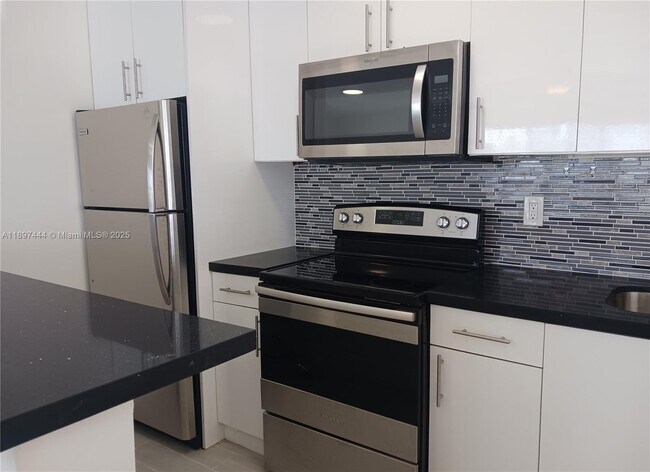 Foto del edificio - 4109 N Ocean Dr