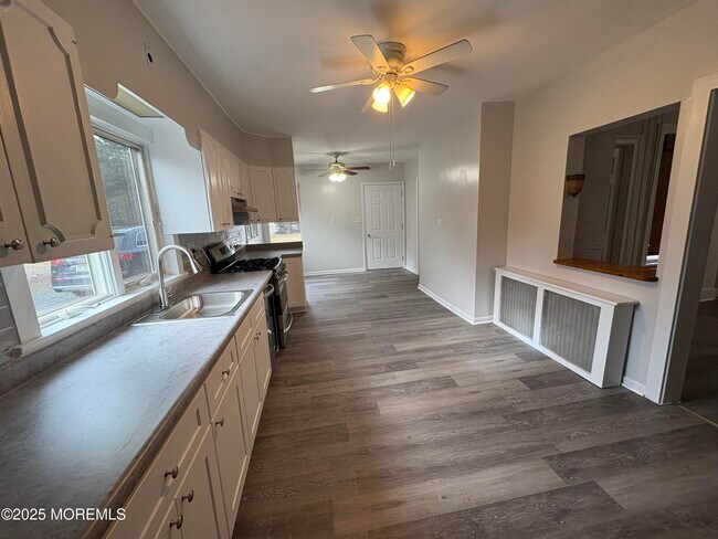 Foto del edificio - 479 Line Rd