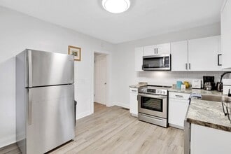 Building Photo - 609 Fairwood Ave