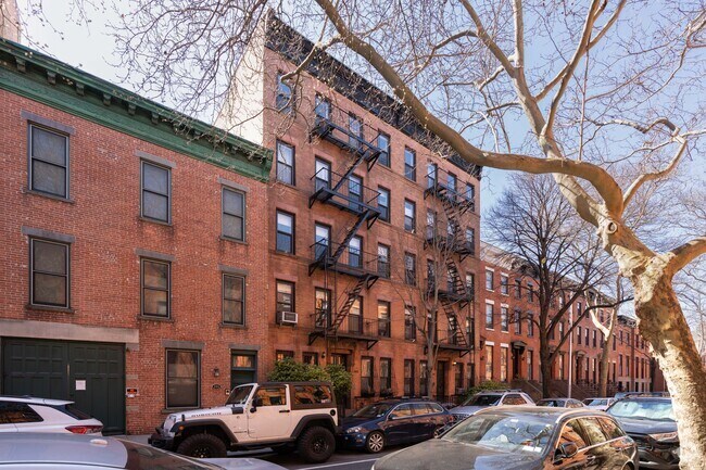 Foto del edificio - 242 Baltic St