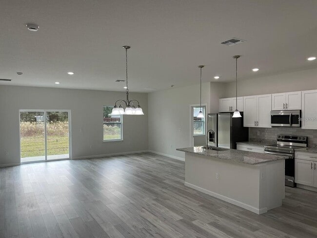 Building Photo - 16415 SW 27th Ave