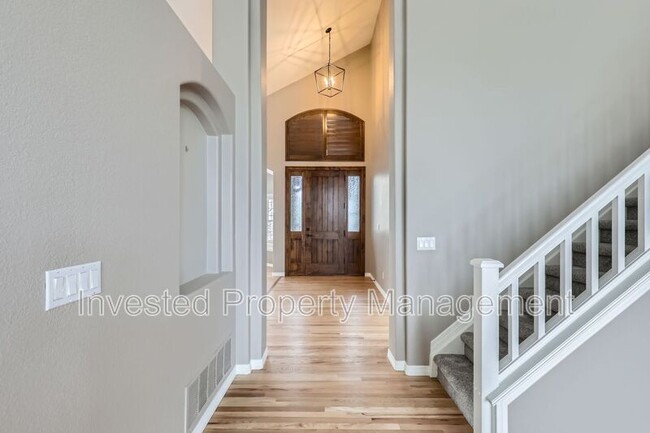 Building Photo - 5725 S Depew Cir