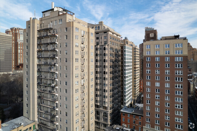 Building Photo - 1900 Rittenhouse Sq