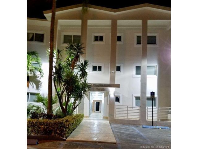 Foto del edificio - 7905 East Dr