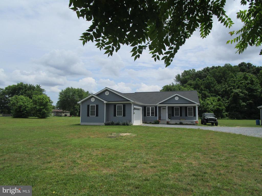 Building Photo - 1547 Canterbury Rd