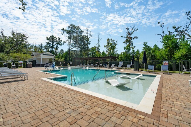 Piscina - Bluewater at Bolton's Landing