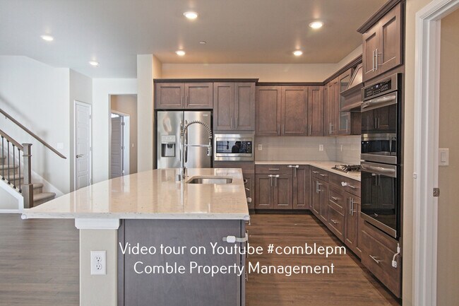 Photo - 8815 NE 199th Pl House