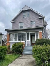 Building Photo - 709 E Reynolds St
