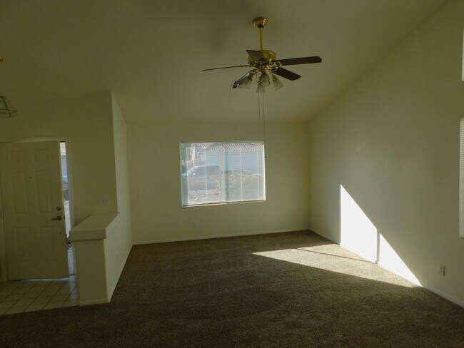 Building Photo - Great Single Story Home!