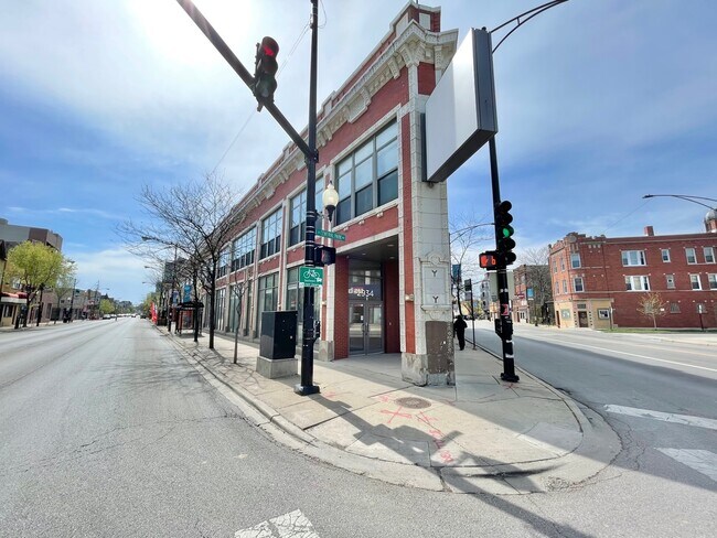 Building Photo - 2934 N Milwaukee Ave