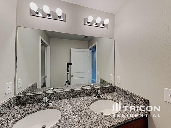 Foto del edificio - 12719 Hampton Hill Dr