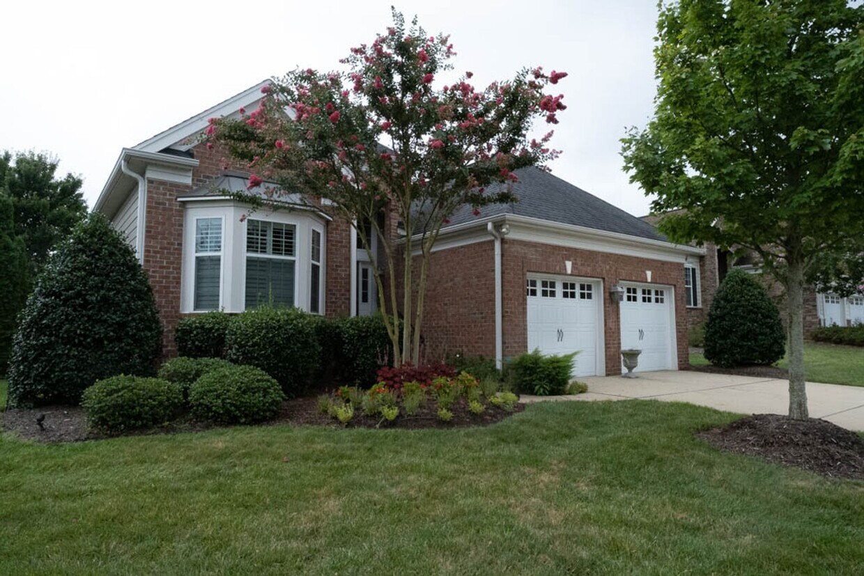 Primary Photo - **Application Pending** Stunning 3-Bedroom...