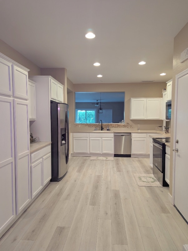 Building Photo - 41092 N Salix Dr