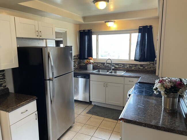 Foto del edificio - 22190 Cloverlawn St