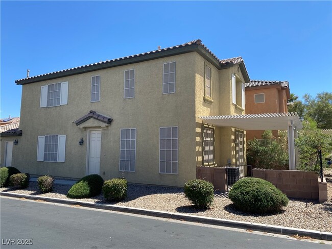Building Photo - 3627 Water Song Dr