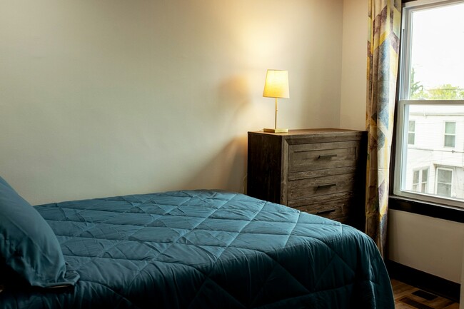 Foto del edificio - 3436 Ravenwood Ave