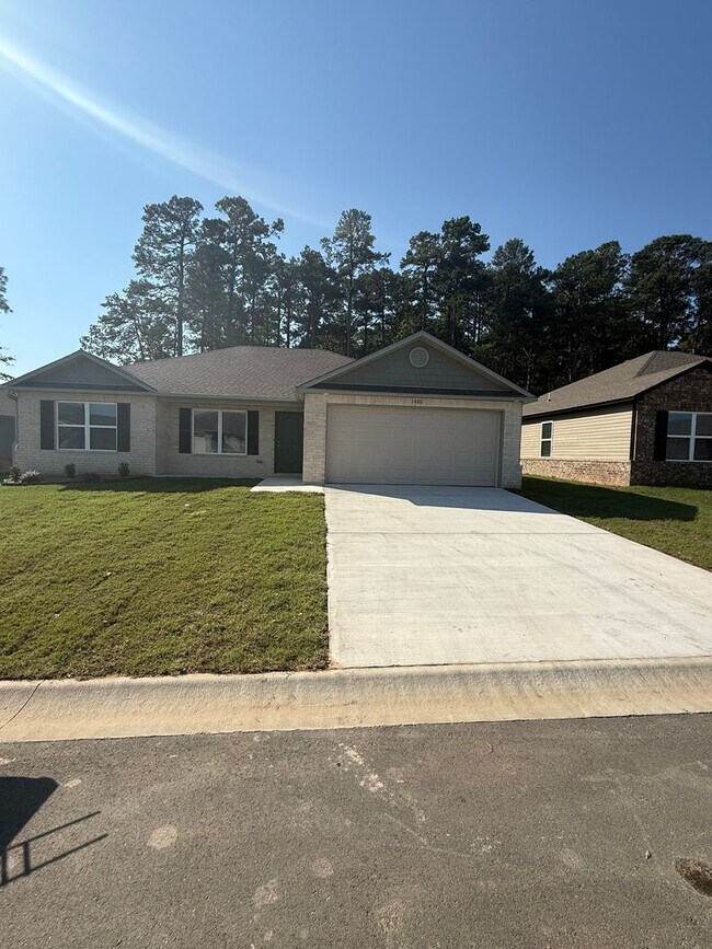 Building Photo - *$99 Move In + Christmas Cash!* Brand New  Three Bedroom | Two Bathroom Home in Benton