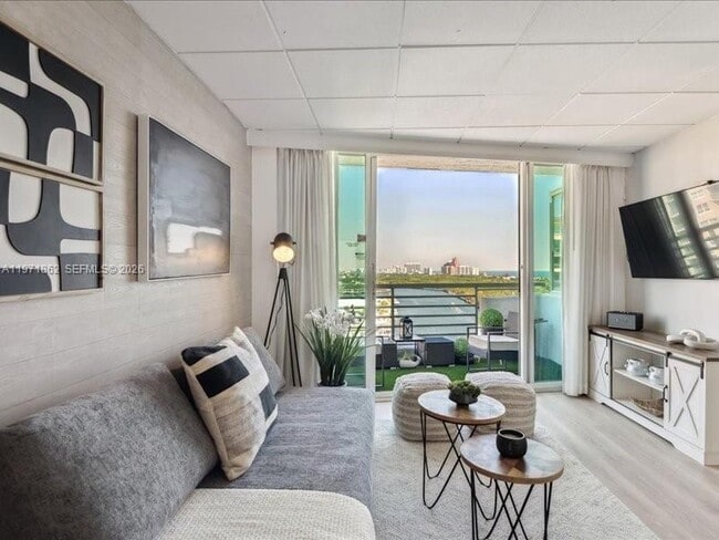 Foto del edificio - 2670 E Sunrise Blvd