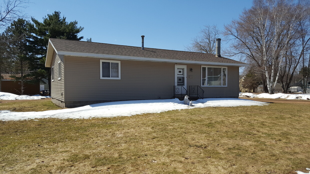 Foto principal - 2 bed 1 bath Single Family Home in Wausau